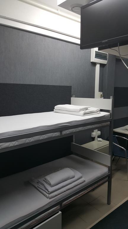 Silver House HostelČačak 部屋 写真