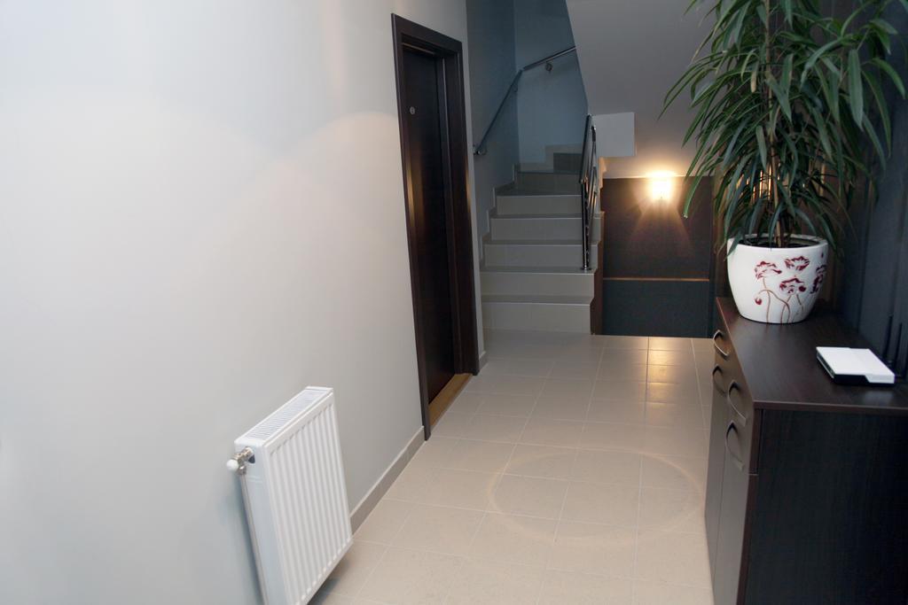 Silver House HostelČačak 部屋 写真